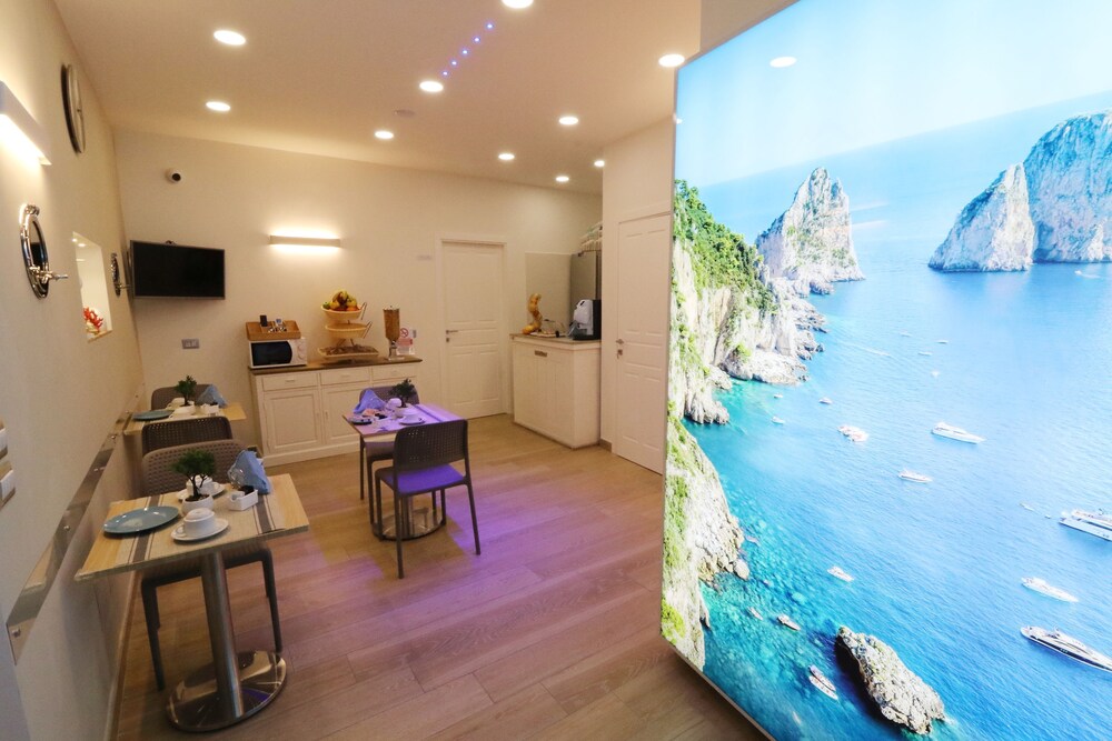Antica Capri B&B — 4-Star Luxury Hotel in Naples, Italy