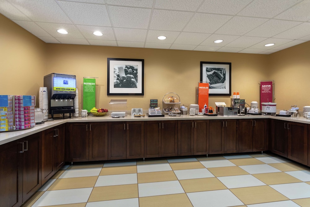 Hampton Inn Bedford - photo 33