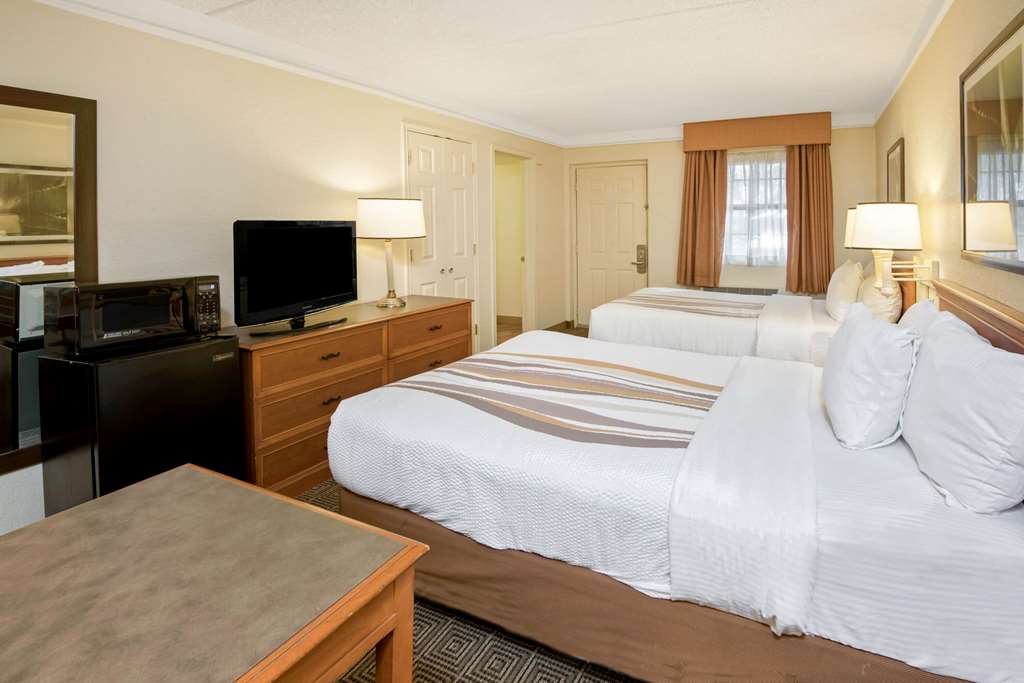 La Quinta Inn by Wyndham San Antonio Market Square - photo 17