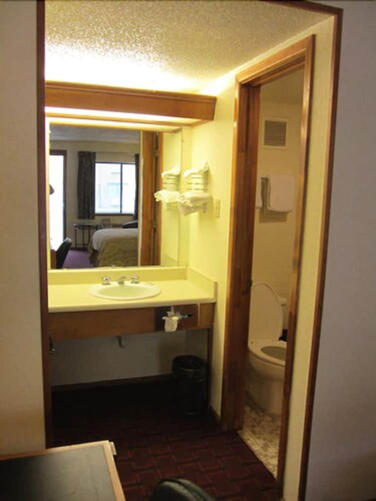 Quality Inn Odessa near University - photo 7