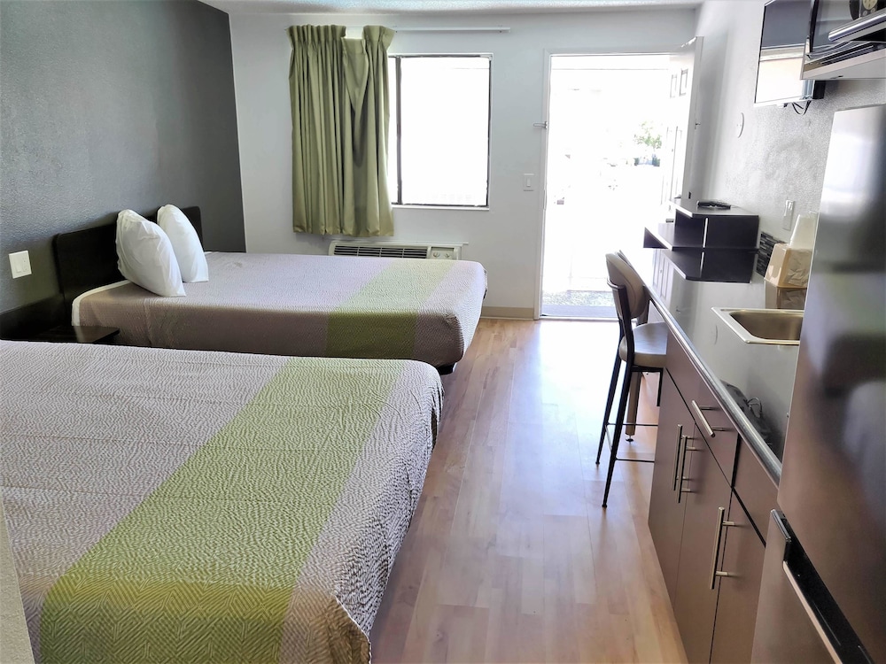 Studio 6 Fresno CA Extended Stay - photo 9