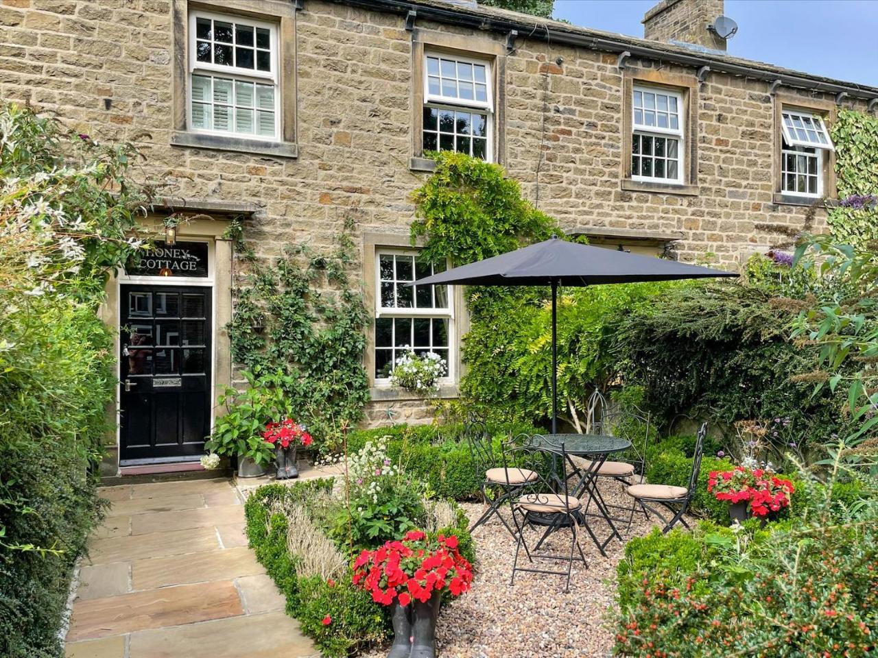 Honey Cottage — 5-Star Luxury Hotel in Gargrave, United Kingdom
