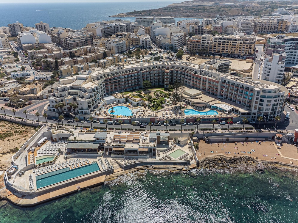 DoubleTree by Hilton Malta — 4-Star Luxury Hotel in Attard, Malta