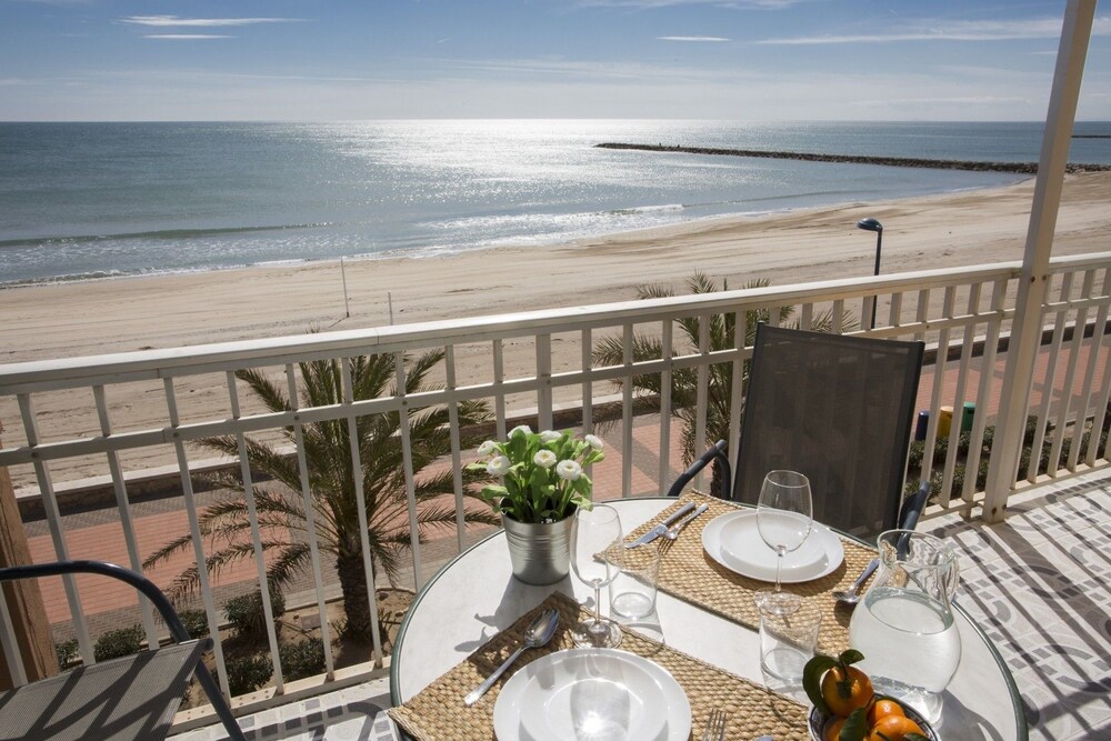 SingularStays El Faro — 4-Star Luxury Hotel in Pucol, Spain