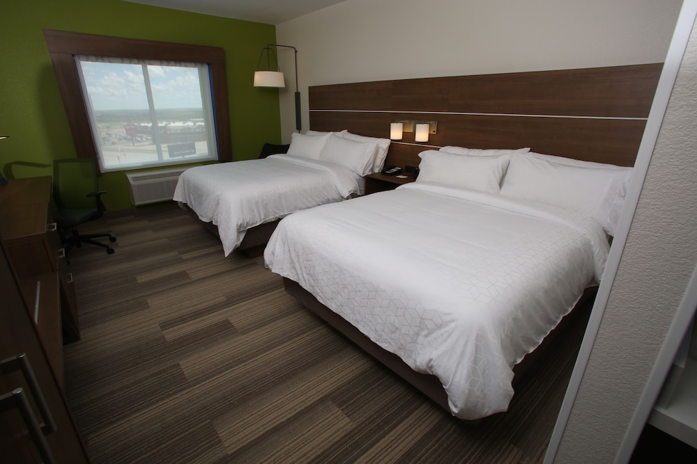 Holiday Inn Express & Suites Lincoln Airport by IHG - photo 11
