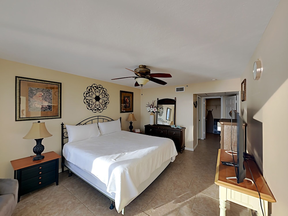Long Beach Resort Tower II 3 Bedroom Apartment - photo 16