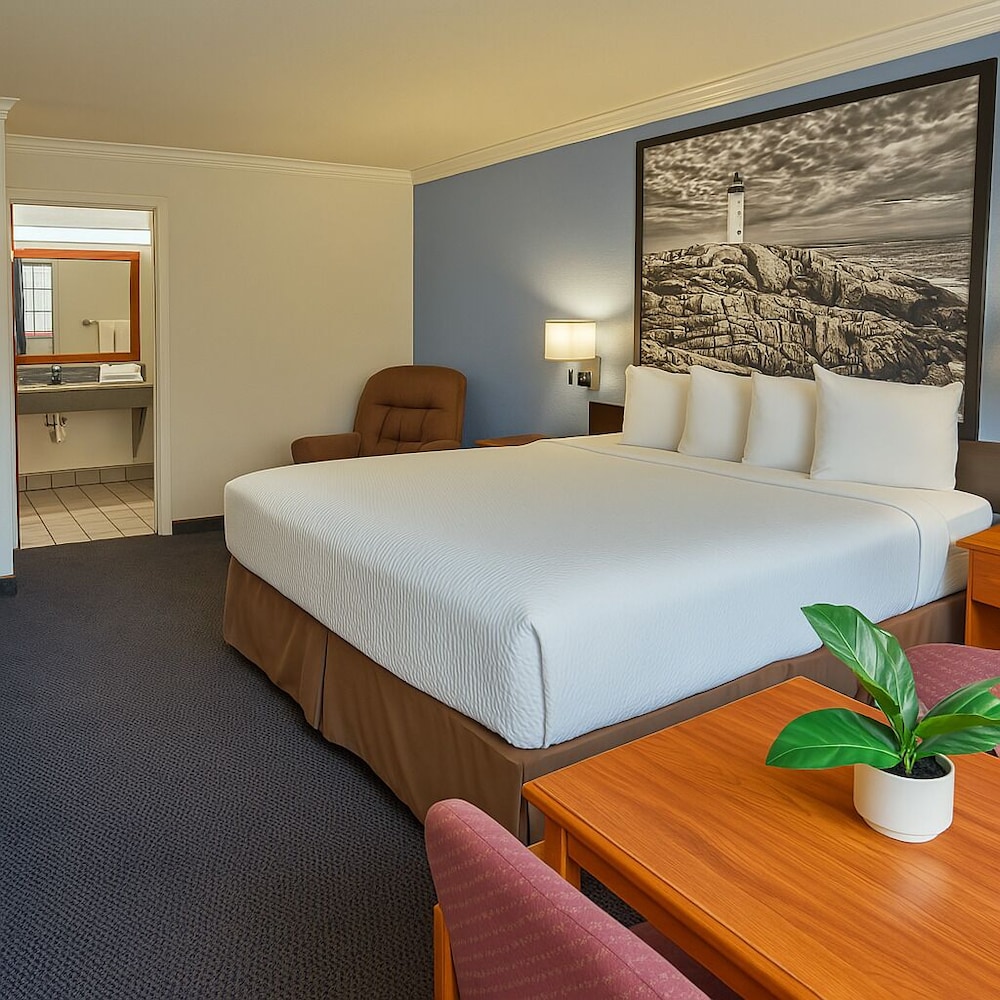 Creekside Inn & Suites - photo 29