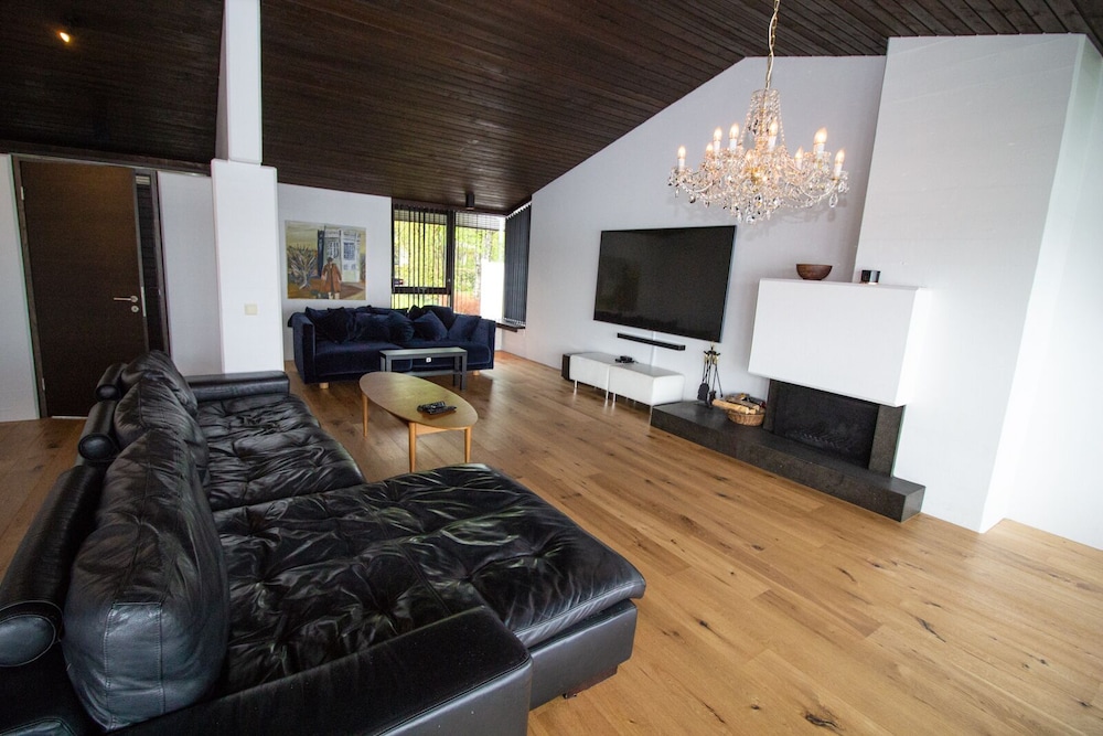 Seaside Villa 6 bedrooms