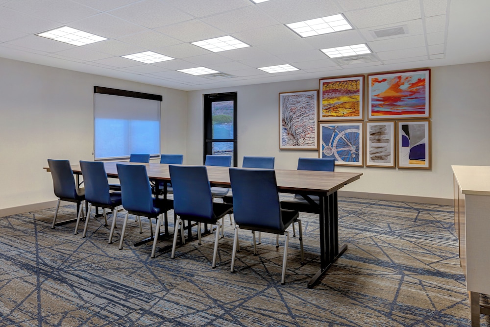 Holiday Inn Express & Suites Moab by IHG - photo 60