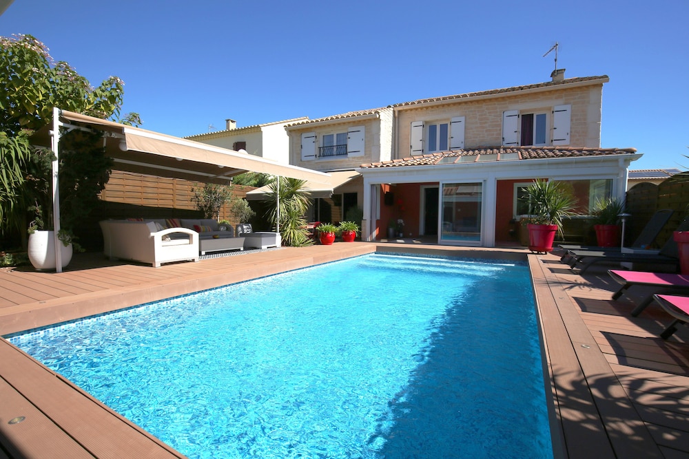 La Villa Léa — 4-Star Luxury Hotel in Uzes, France