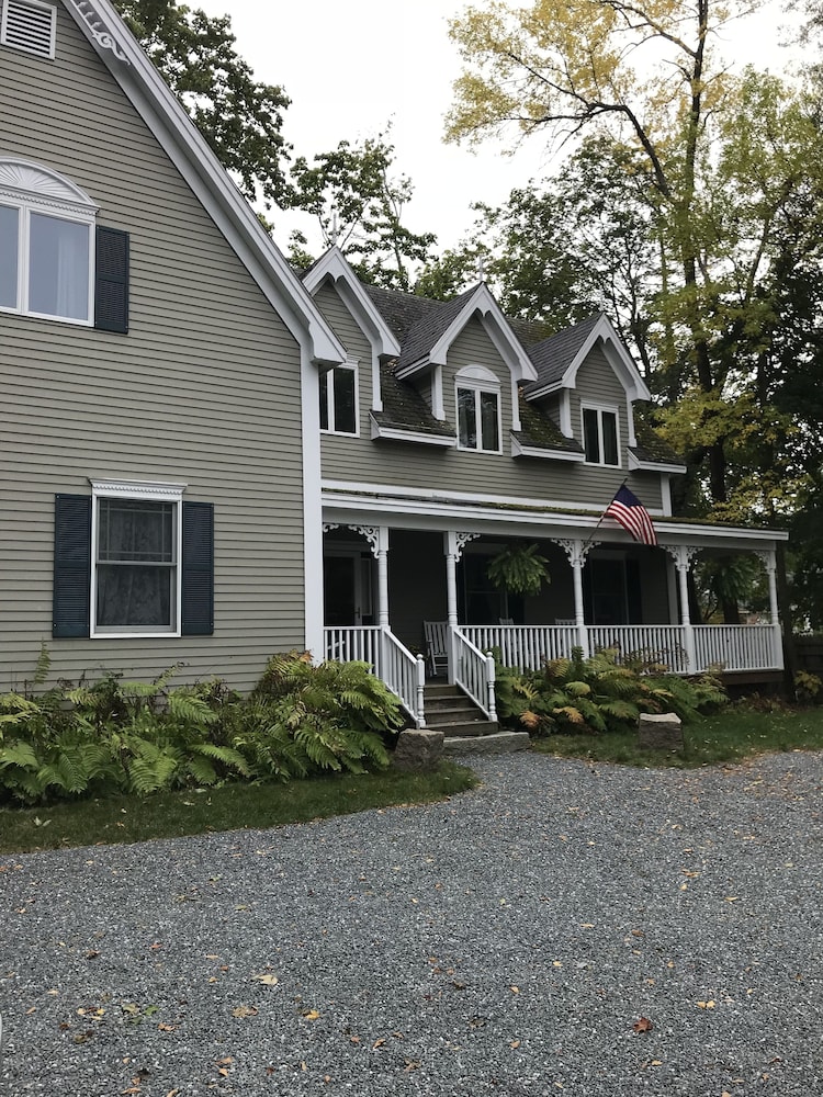 Sand Bar Cottage Inn - photo 94