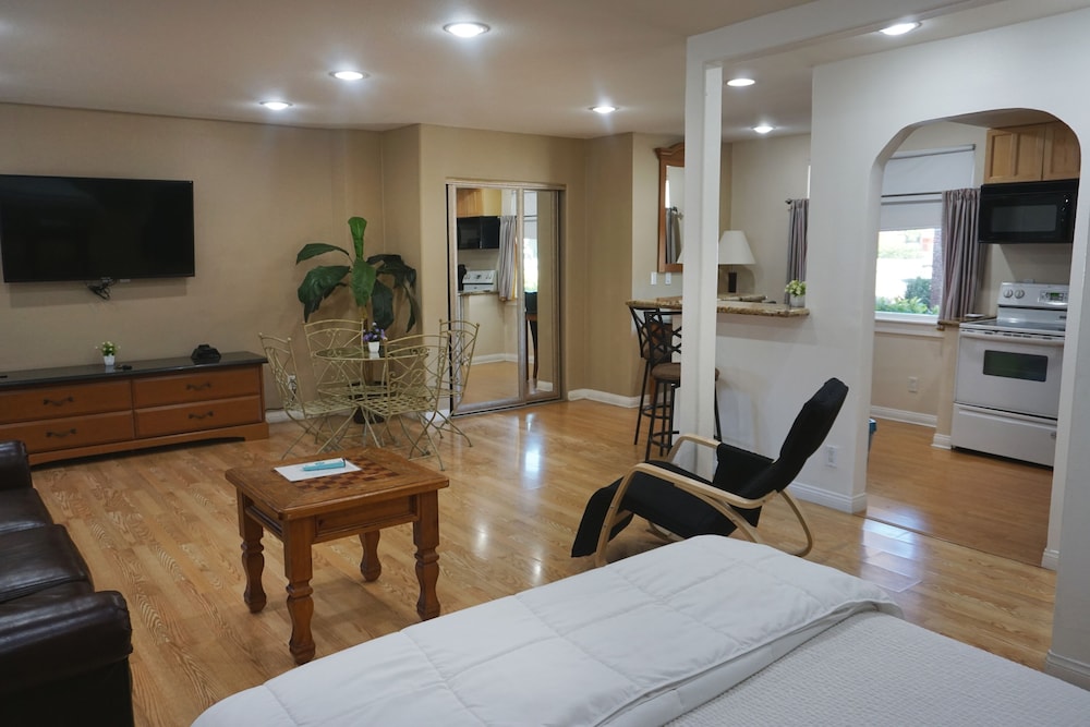 King Frederik Inn - photo 30