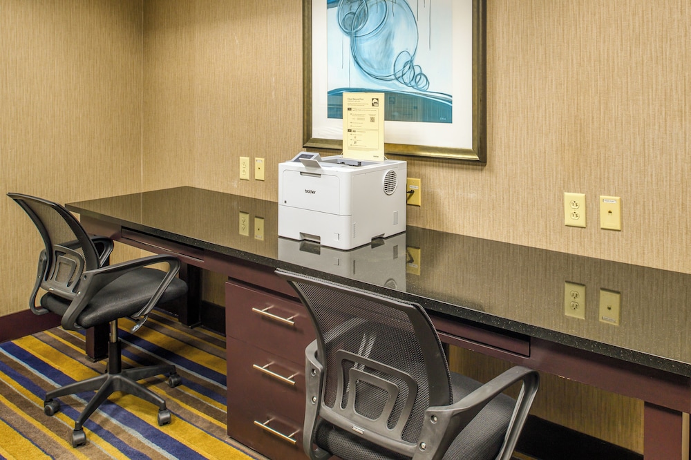 Embassy Suites by Hilton St. Louis Airport - photo 50