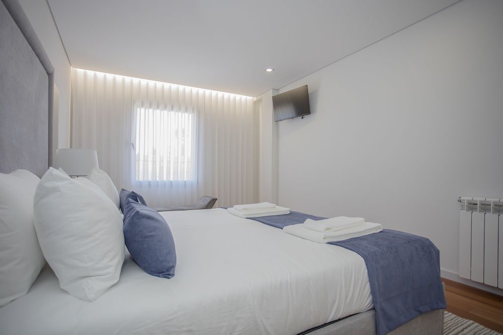 Liiiving Luxury River View Apartment IX — 4-Star Luxury Hotel in Gondomar, Portugal