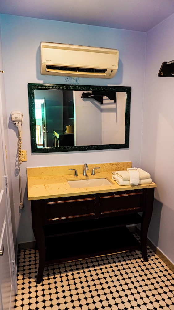 Olde Town Inn - photo 38