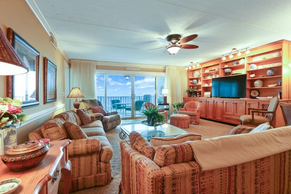 Amelia South H6 by RedAwning in Fernandina Beach, United States