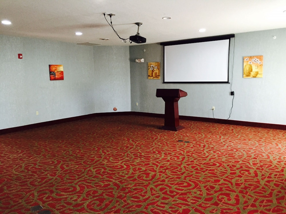 Red Roof Inn & Suites Detroit Melvindale Dearborn - photo 26