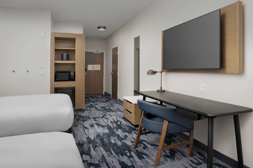 Fairfield Inn & Suites by Marriott Santa Rosa Rohnert Park - photo 11