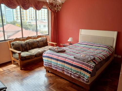 Hermosa Habitación en Av Arce frente a Multicine in La Paz, Bolivia