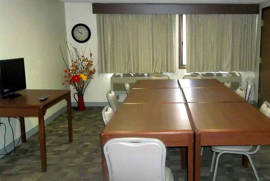 AmericInn by Wyndham Grand Rapids - photo 20