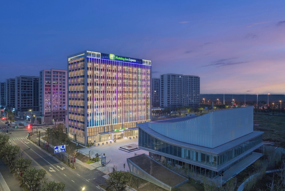 Holiday Inn Express Taizhou Toumen Port by IHG in Taizhou, People's Republic of China