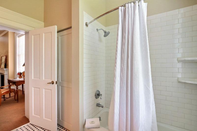 The Presidents Quarters Inn - photo 181