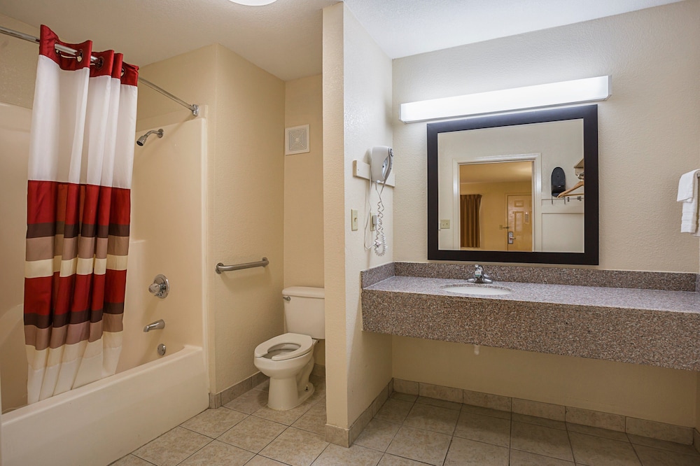 Red Roof Inn West Memphis AR - photo 24