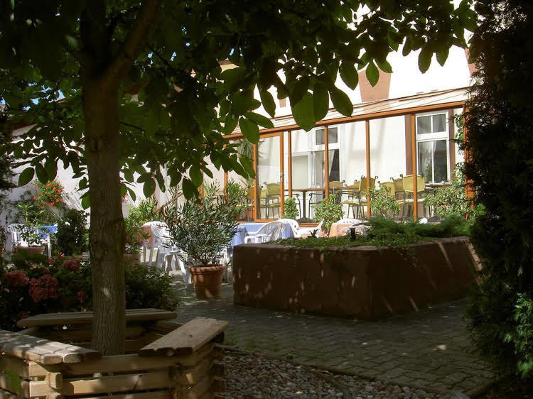 Hotel Gesellschaftshaus — hotel in Bergen Auf Ruegen