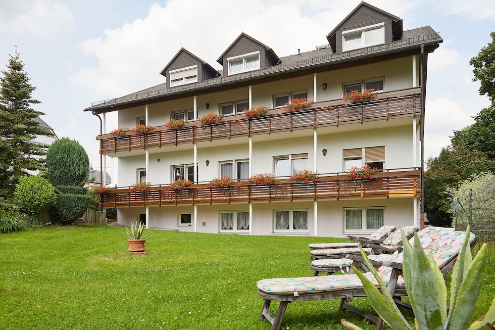 Waldhotel Tannmuehle - last minute hotel in Callenberg