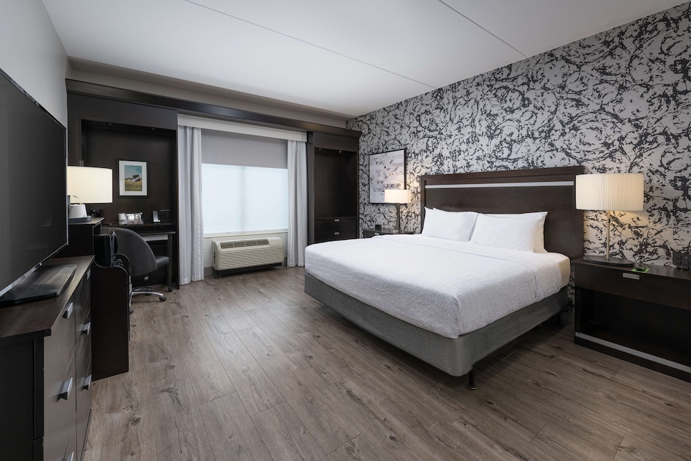 Hampton Inn & Suites Chattanooga Downtown - photo 16