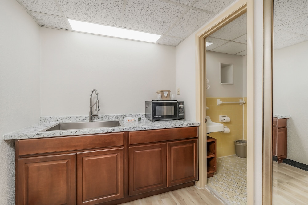 Extended Stay Suites Cookeville Tennessee Tech - photo 26
