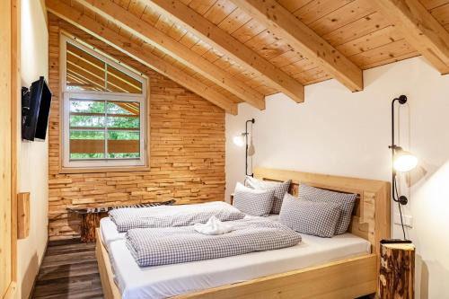 Chalet Rauschn 1 — 4-Star Luxury Hotel in Farchant, Germany