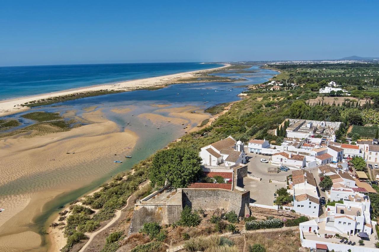Casa Do Levante3 Bedrooms With Sea View — 4-Star Luxury Hotel in Vila Nova De Cacela, Portugal
