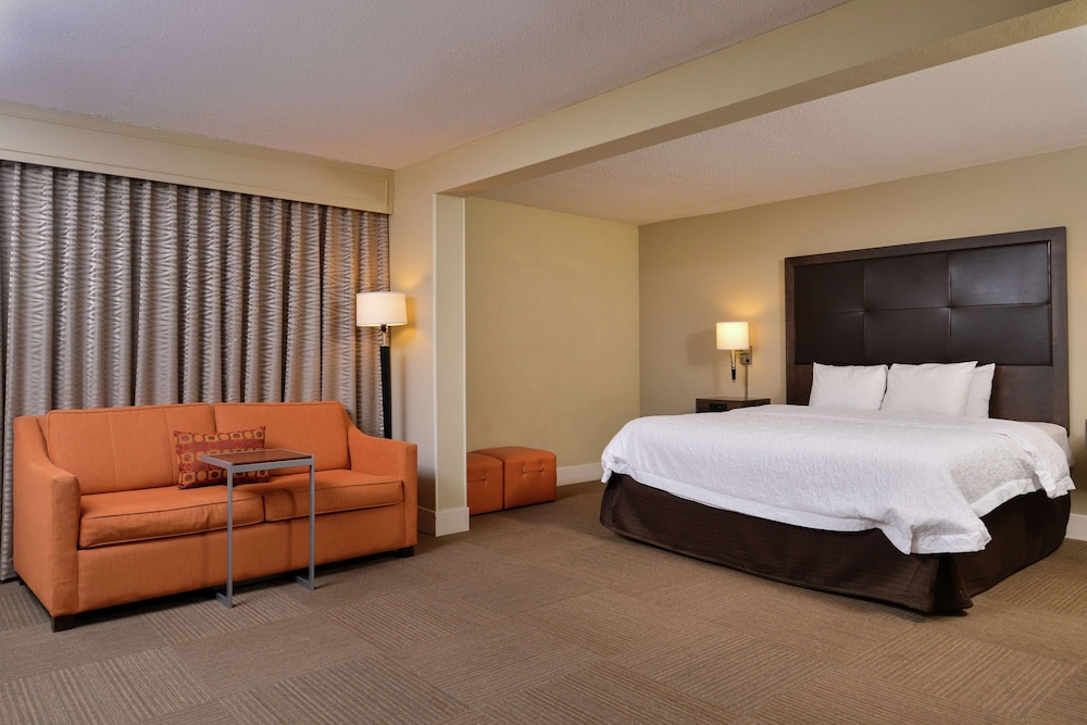 Hampton Inn South Hill - photo 36