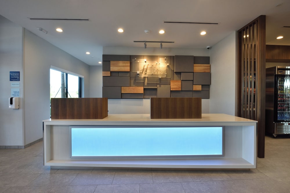 Holiday Inn Express & Suites Spring Woodlands Area by IHG - photo 50