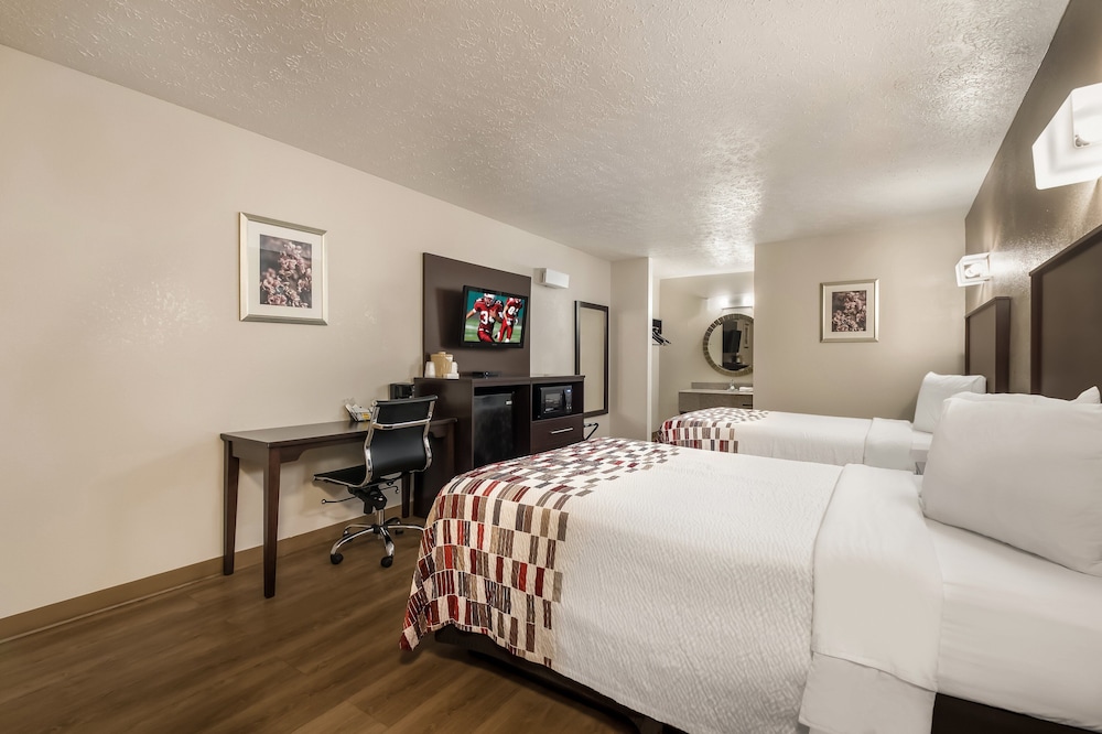 Red Roof Inn Crossville - photo 19