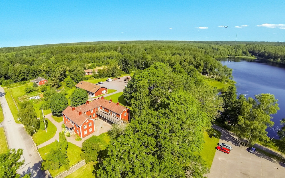 Ödevata Gårdshotell — hotel in Emmaboda