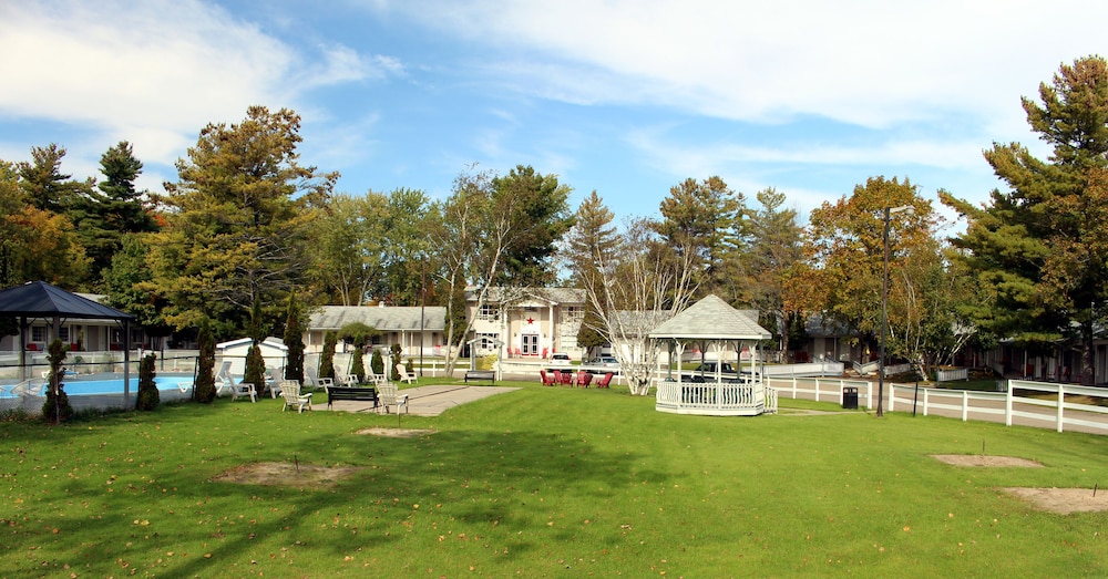 Colonial Resort 1000 Islands — Gananoque