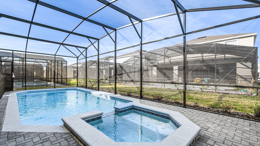 Elegant Resort Home With Loft Private Pool & Spa - photo 31