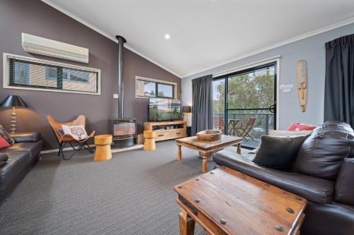 Acacia 2 Modern 3BR Townhouse l Bath l WiFi l BBQ l Foxtel — 4-Star Luxury Hotel in Jindabyne, Australia