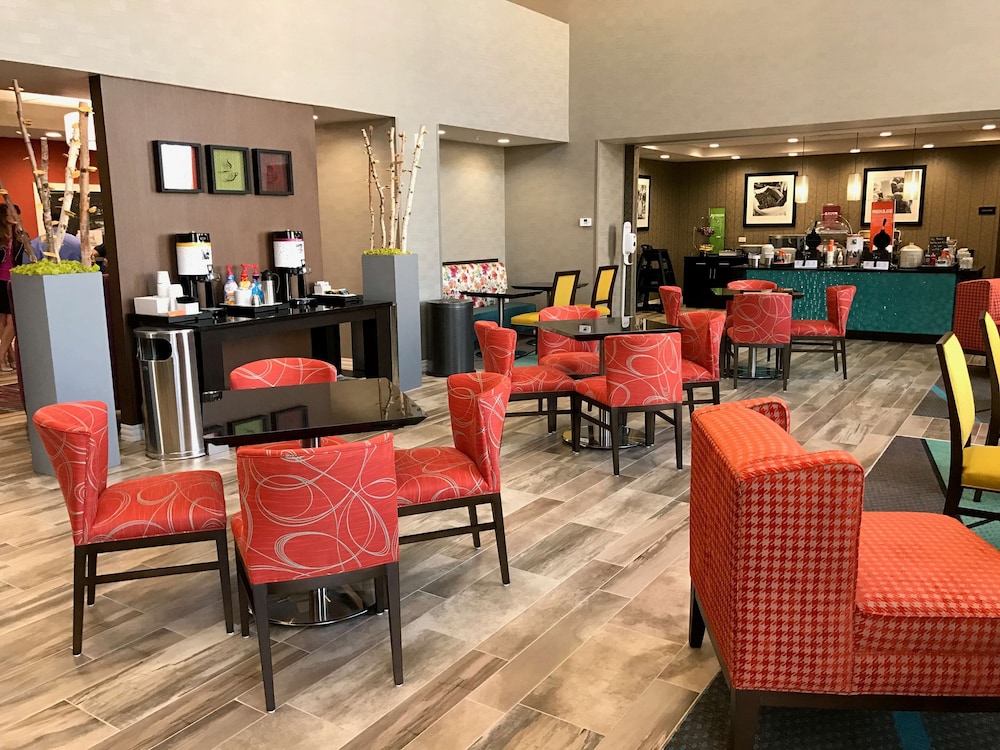 Hampton Inn & Suites Moore - photo 24