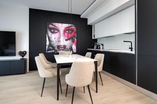 Elegant NEW luxe 2BR AZULIS apartment#7 big terrace smart check in FREE secure parking — 4-Star Luxury Hotel in Olbia, Italy