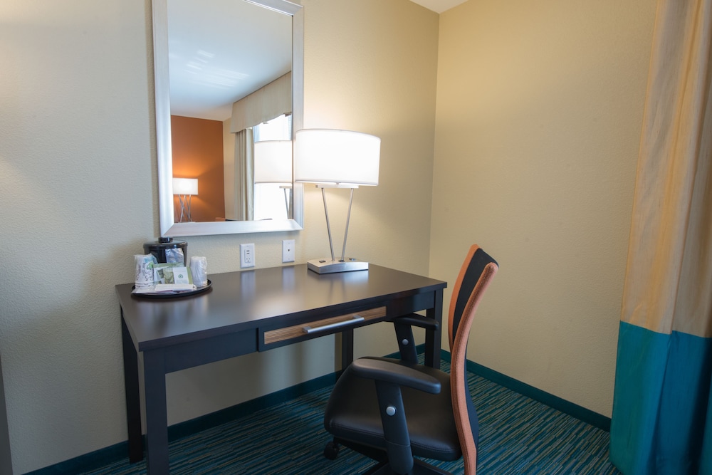 Holiday Inn Bismarck by IHG - photo 4
