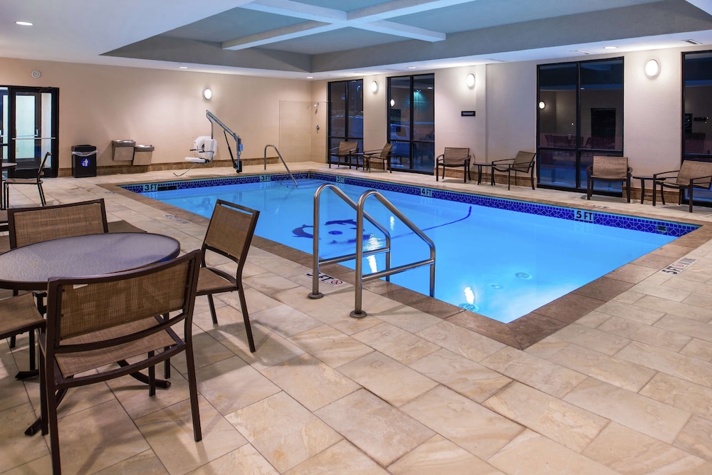Hampton Inn & Suites Big Spring - photo 42