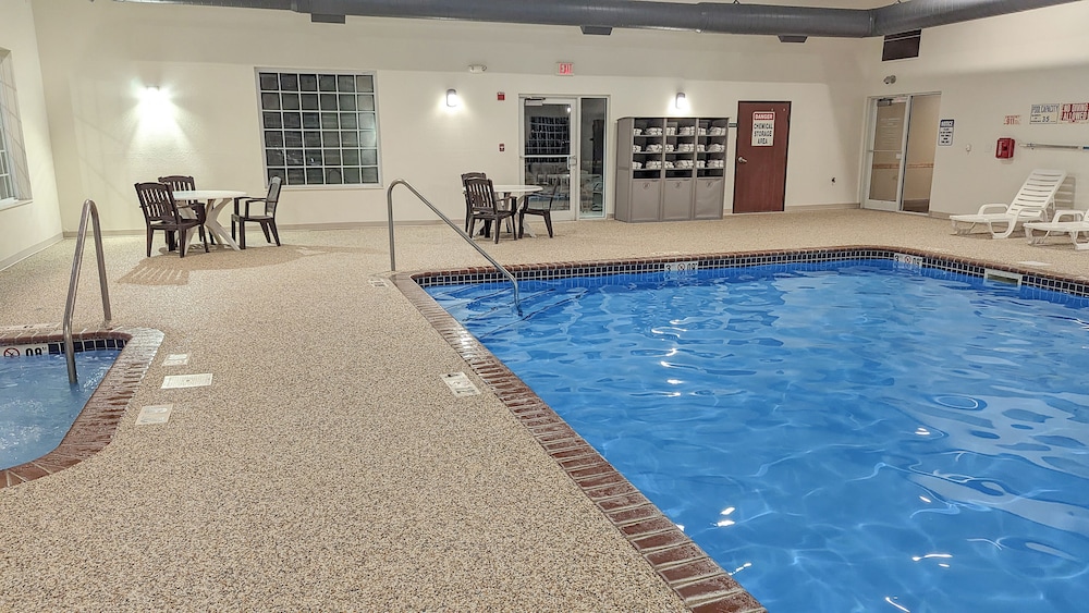 Estherville Hotel & Suites - photo 62