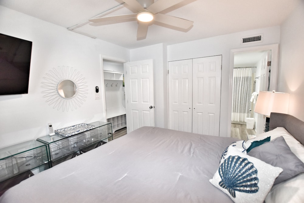 0607 Waters Edge Resort 1 Bedroom Condo by Redawning - photo 6