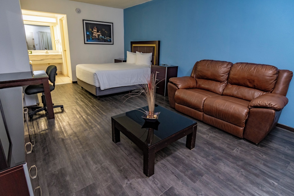 Quinta Dorada Hotel and Suites