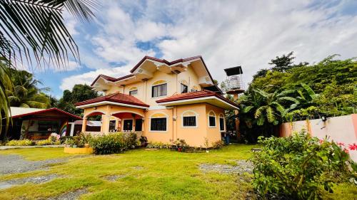 Chateau La Princesa with cozy garden & bar in Puerto Princesa, Philippines