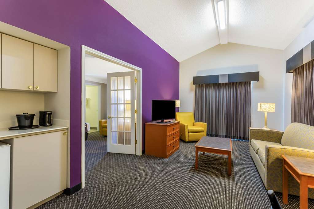 La Quinta Inn by Wyndham Odessa - photo 49