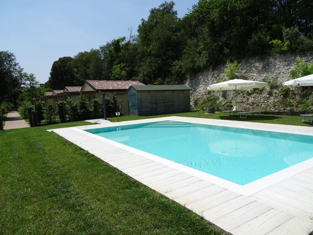 Agriturismo Alba — 4-Star Luxury Hotel in Baone, Italy